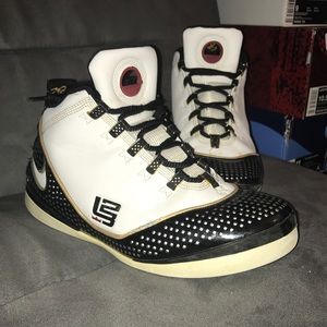 nike lebron soldier 2